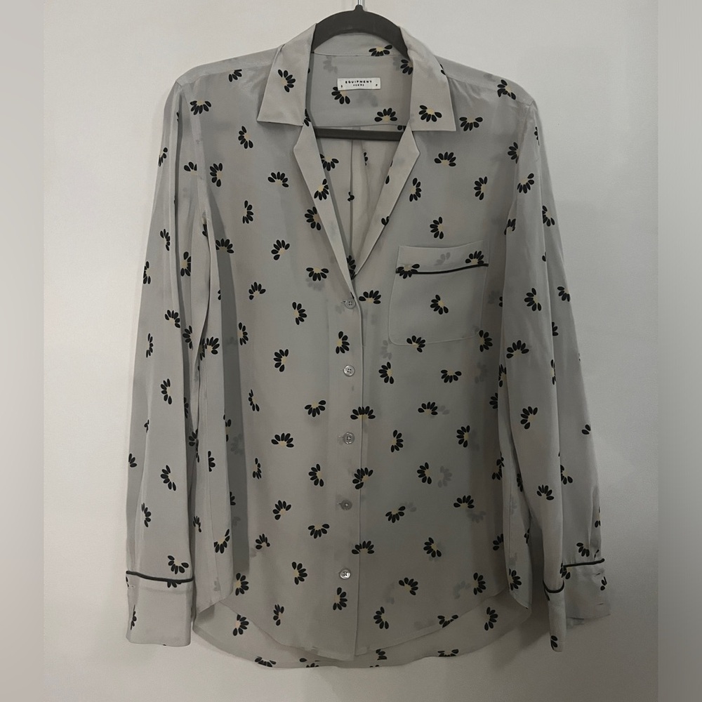 Equipment 100% silk button down shirt with pocket grey with daisies size S
